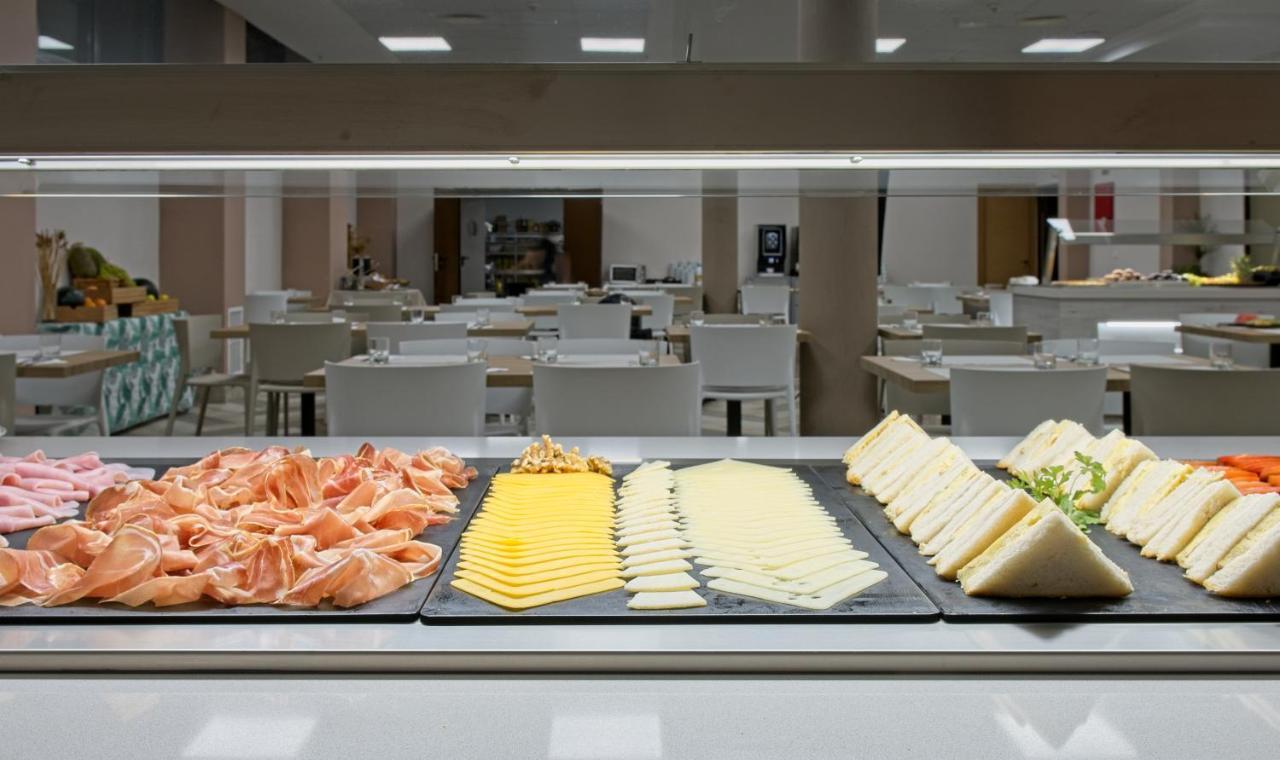 Checkin Madrid Mostoles Esterno foto